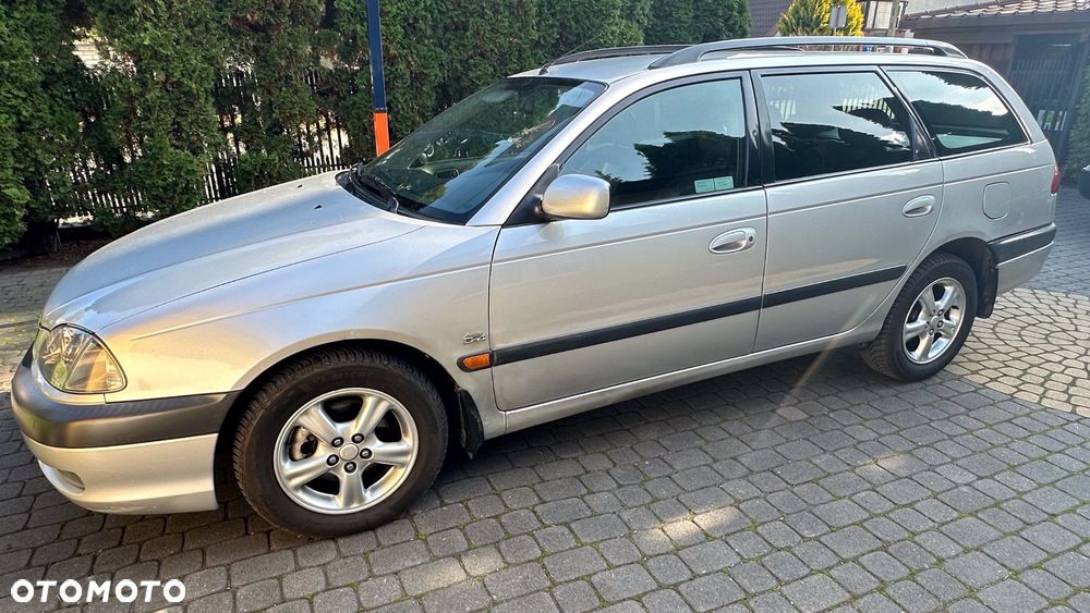 Toyota Avensis 2.0 VVT-i Sol - 3