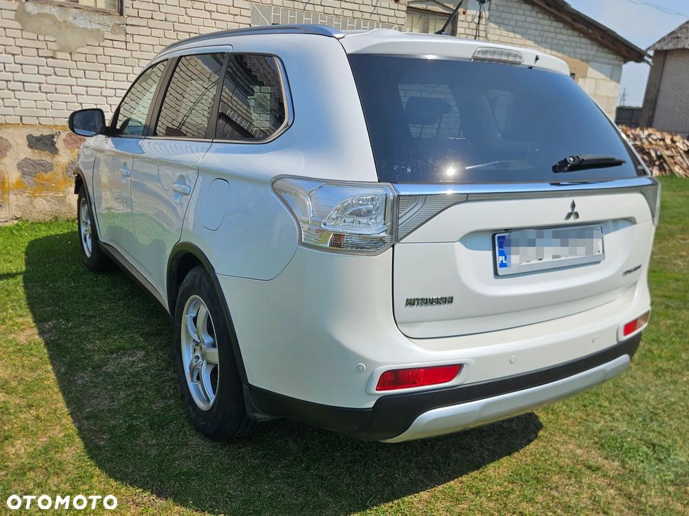 Mitsubishi Outlander 2.2 DI-D Intense + SDA 4WD - 2