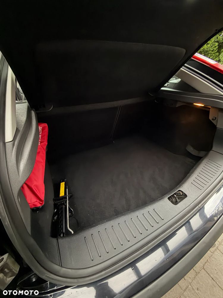 Ford Focus 1.8 FF Ghia - 23