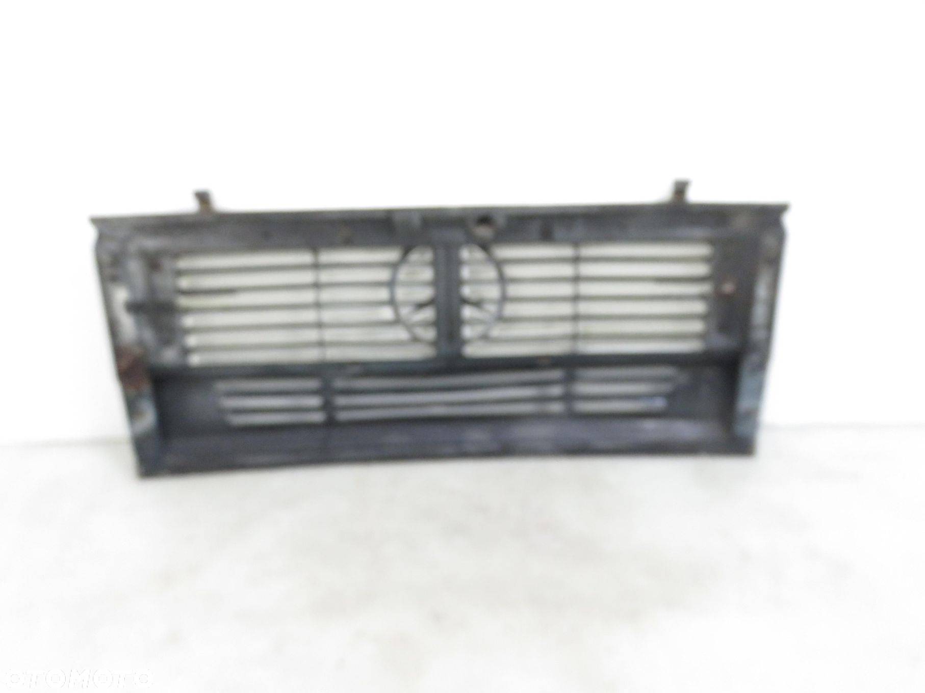 ATRAPA GRILL MERCEDES T2 814D - 5