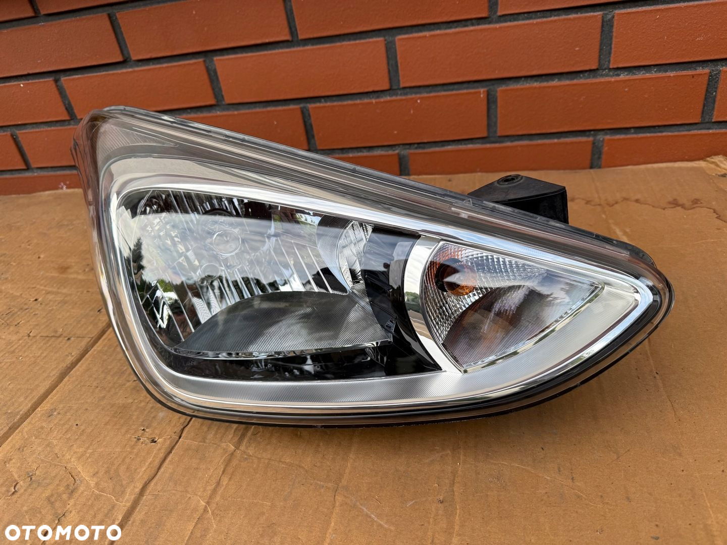 Hyundai i10 II 2013-2019 lampa przod prawa demontaz zwykla EU - 2