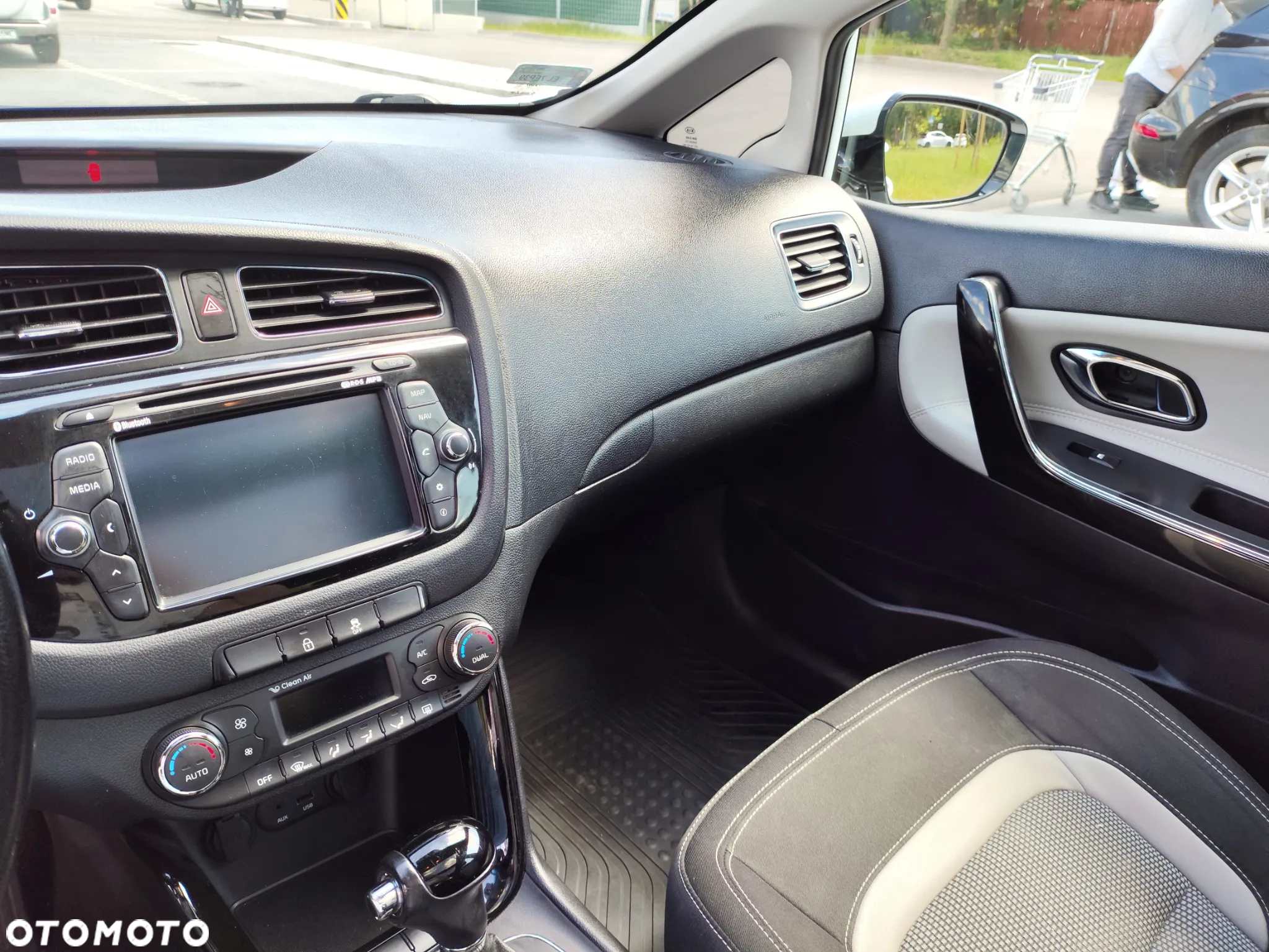 Kia Ceed 1.6 CRDi 128 Platinum Edition - 27