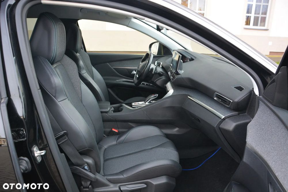 Peugeot 3008 1.6 PureTech HYbrid Allure S&S EAT8 - 23