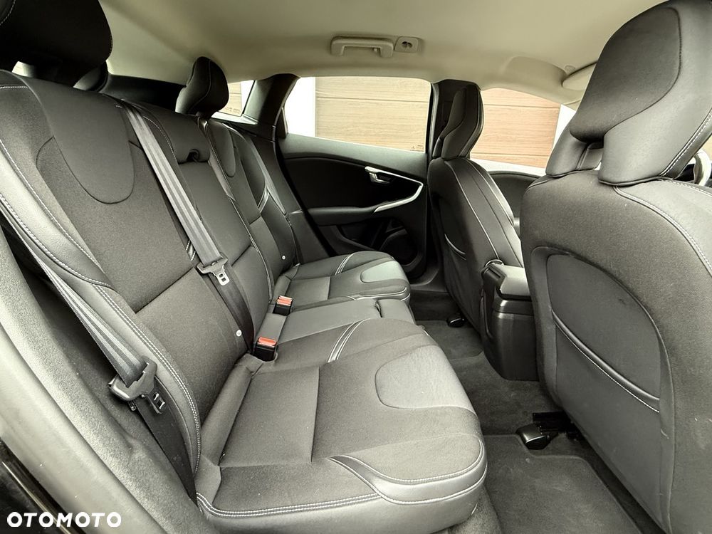 Volvo V40 D2 Drive-E Momentum - 23