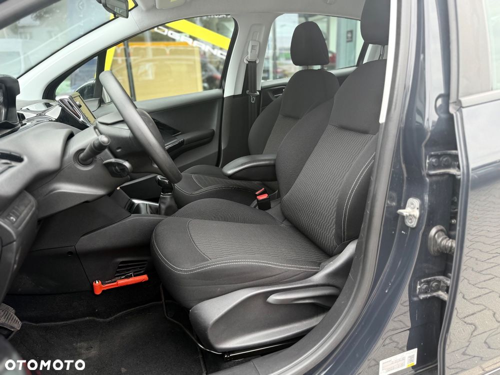 Peugeot 208 PureTech 82 Start & Stop Style - 12