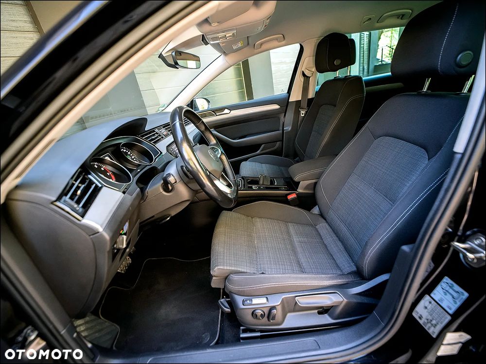 Volkswagen Passat - 15