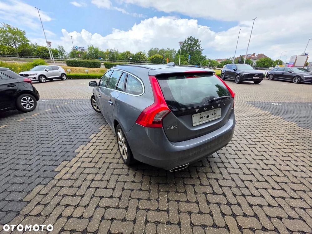 Volvo V60 D4 Summum - 2