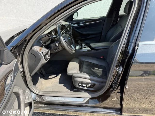 BMW Seria 5 520d xDrive - 16