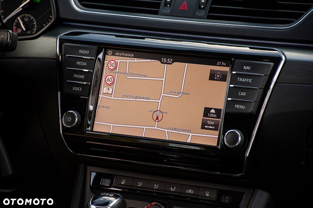 Skoda Superb 2.0 TDI DSG Sportline - 24