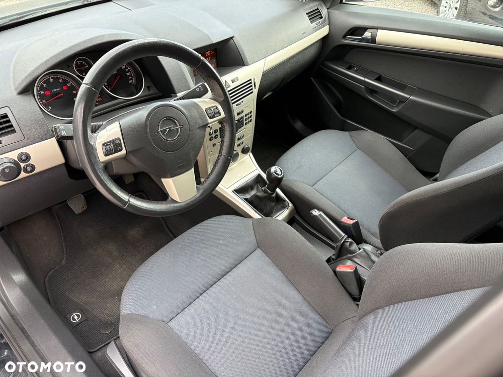 Opel Astra 1.6 Design Edition - 18