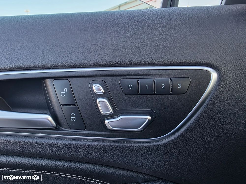 Mercedes-Benz GLA 180 d Urban - 30