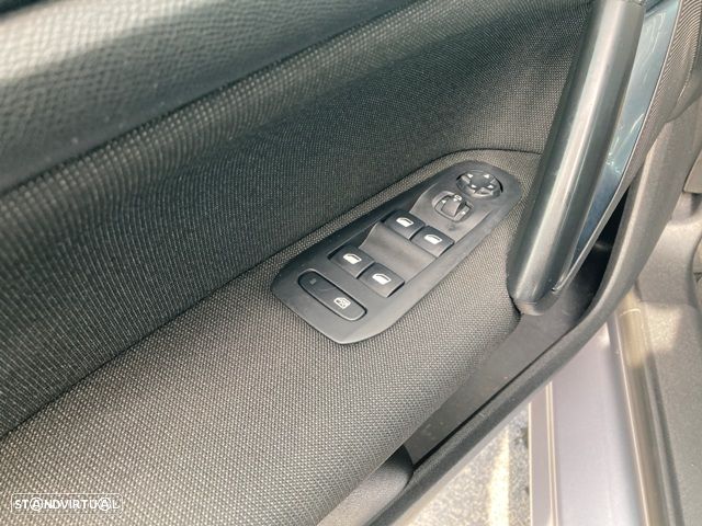 Peugeot 308 SW BlueHDi 130 EAT8 Style - 31