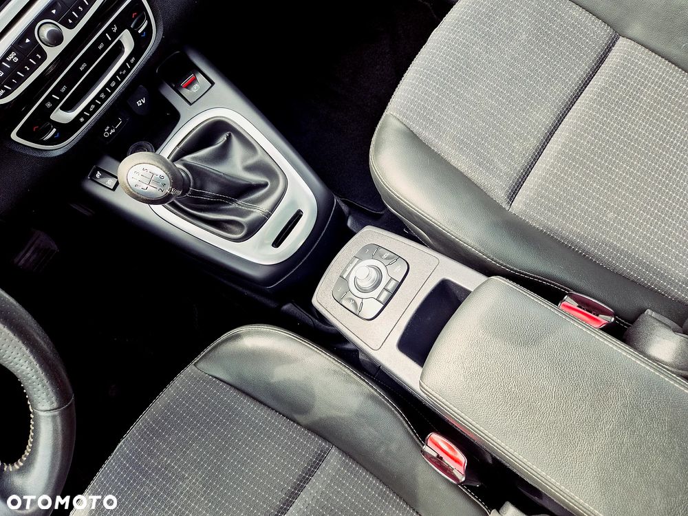Renault Scenic TCe 130 Bose Edition - 25