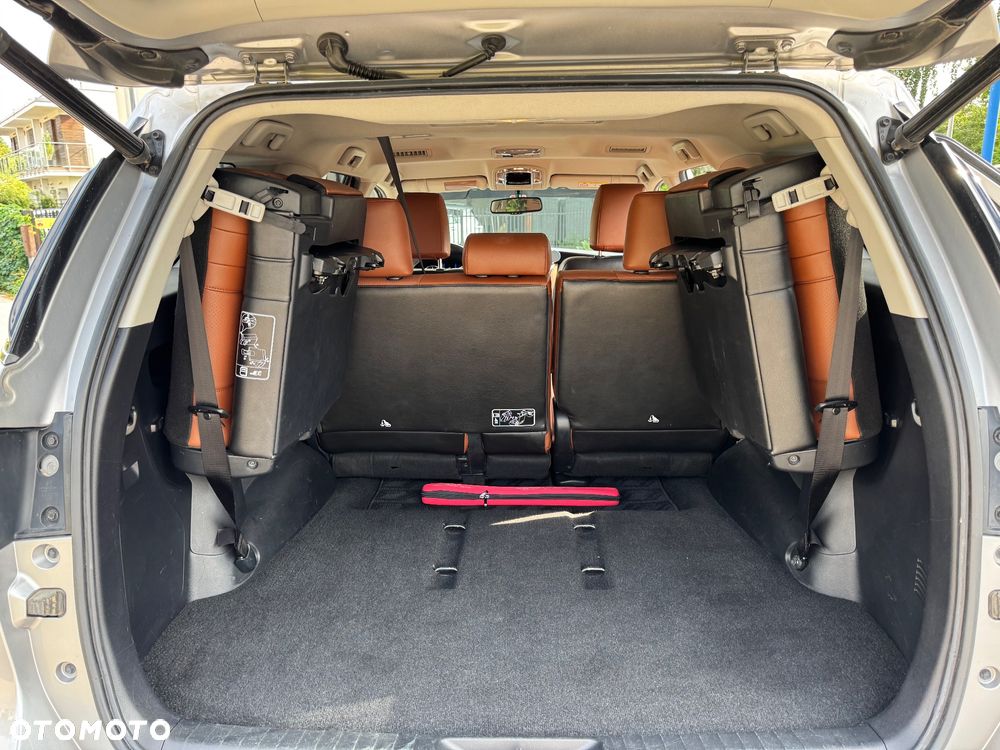 Toyota Fortuner - 17