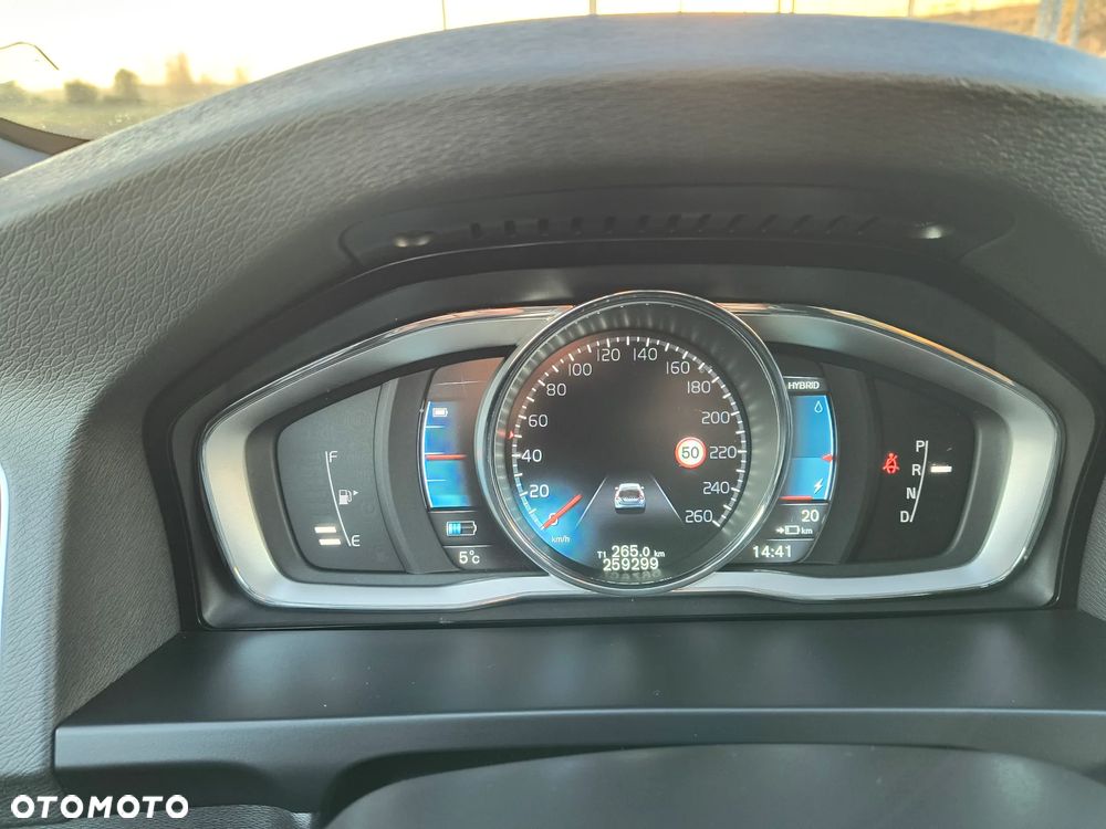 Volvo V60 D6 AWD Plug-in Hybrid Summum - 35