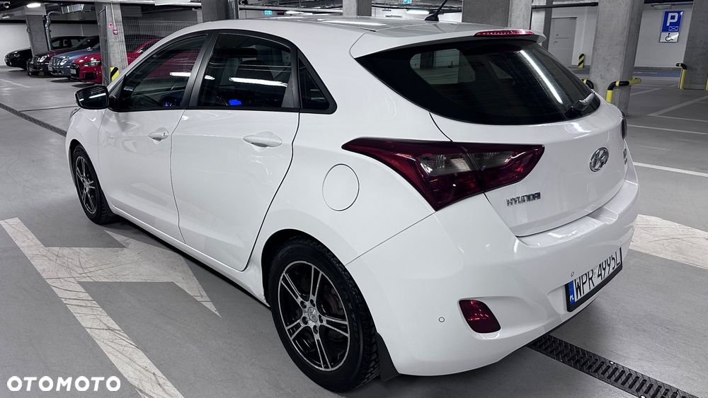 Hyundai i30 blue 1.6 CRDi YES Gold - 4