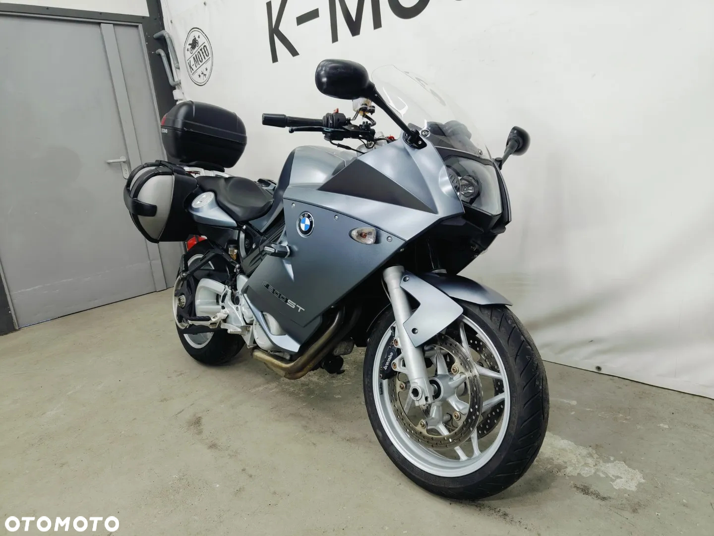 BMW F - 2