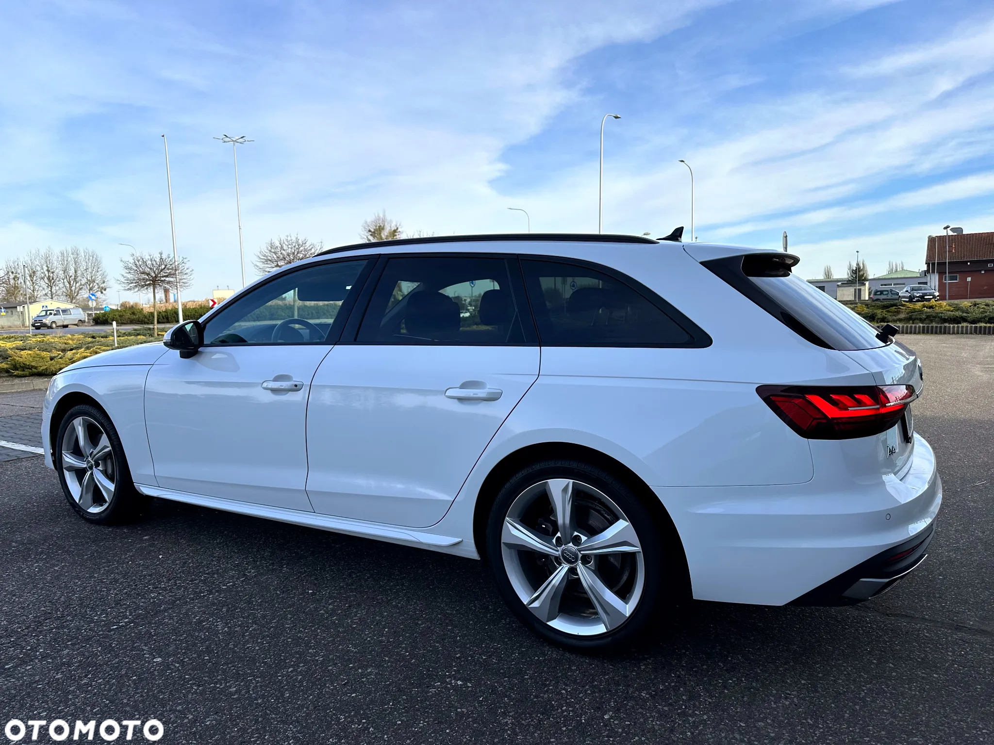 Audi A4 Avant 40 TDI quattro S tronic S line - 16