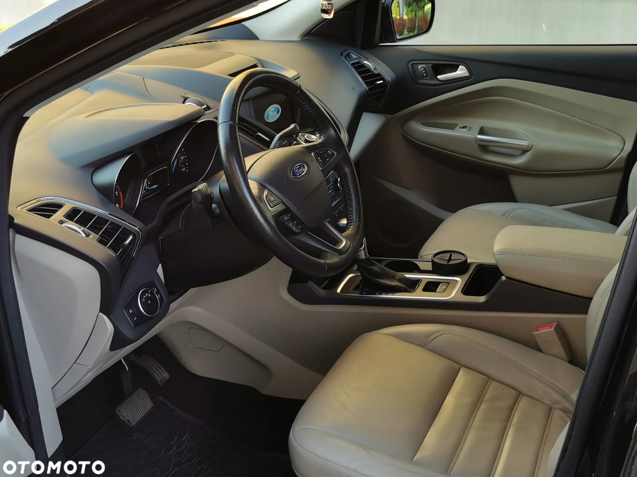 Ford Escape 2.0 EcoBoost AWD Titanium - 12