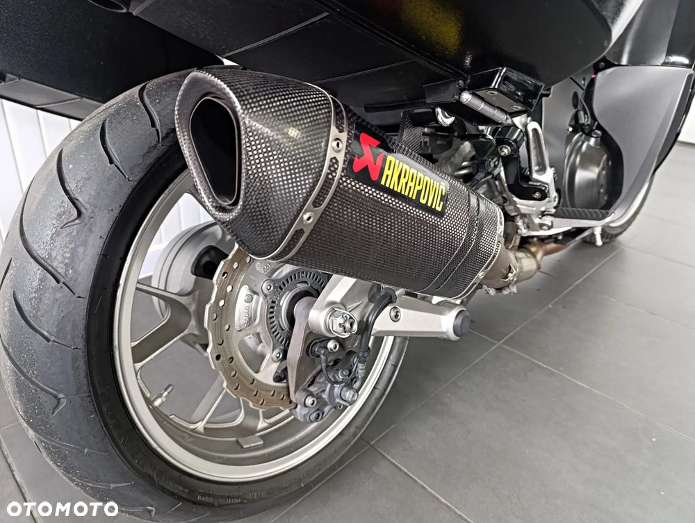 Kawasaki GTR - 17