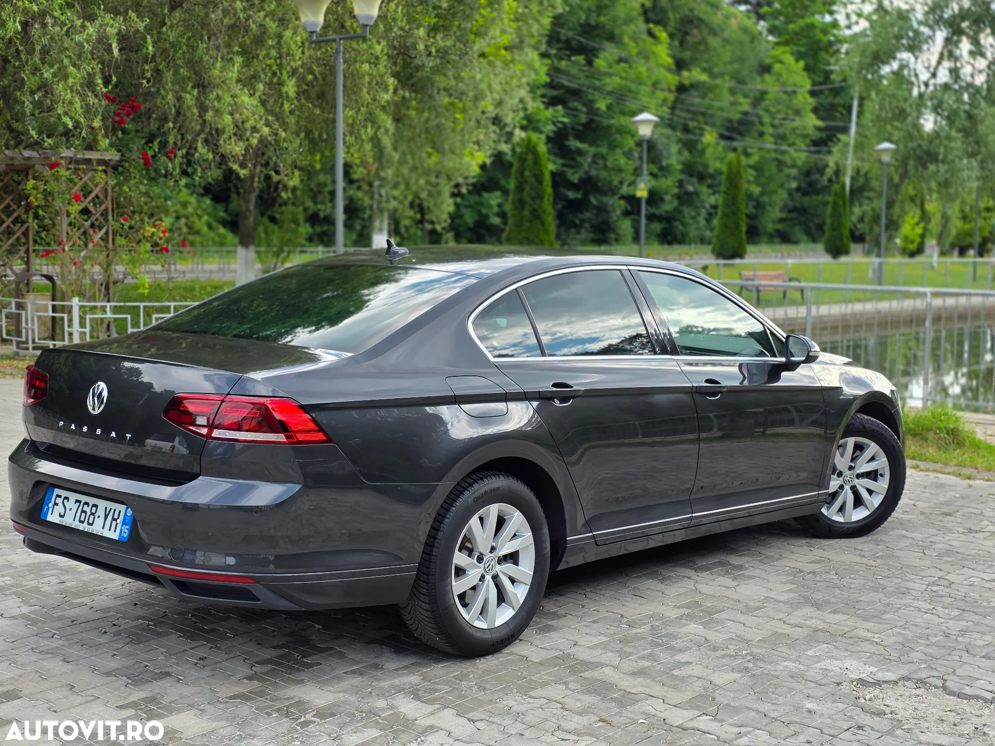 Volkswagen Passat - 6