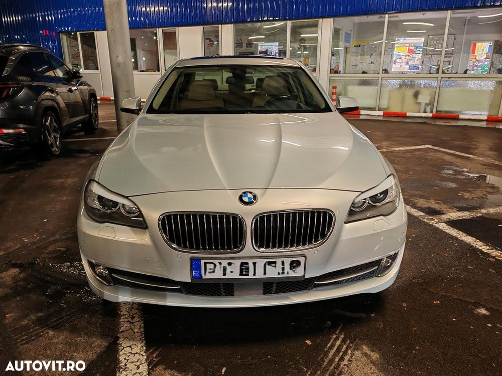 BMW Seria 5 525d xDrive AT - 27