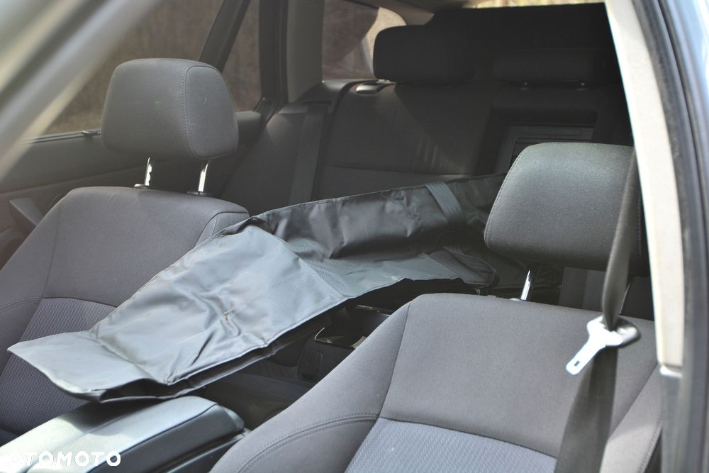 BMW Seria 3 320d - 23