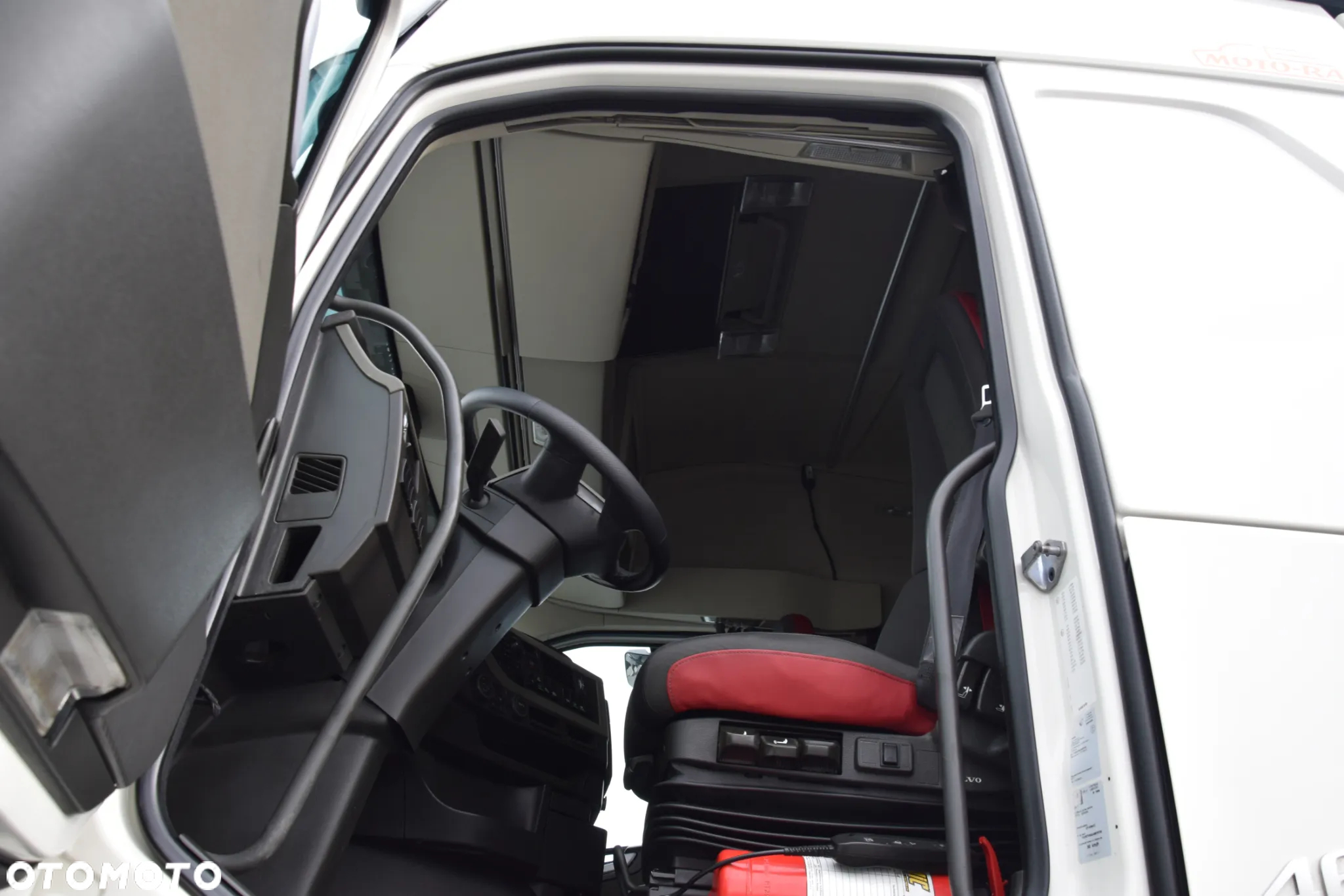 Volvo FH460 / EURO 6 / ACC / LEDY / FULL SPOILERY / SERWISOWANY / SPROWADZONY - 21