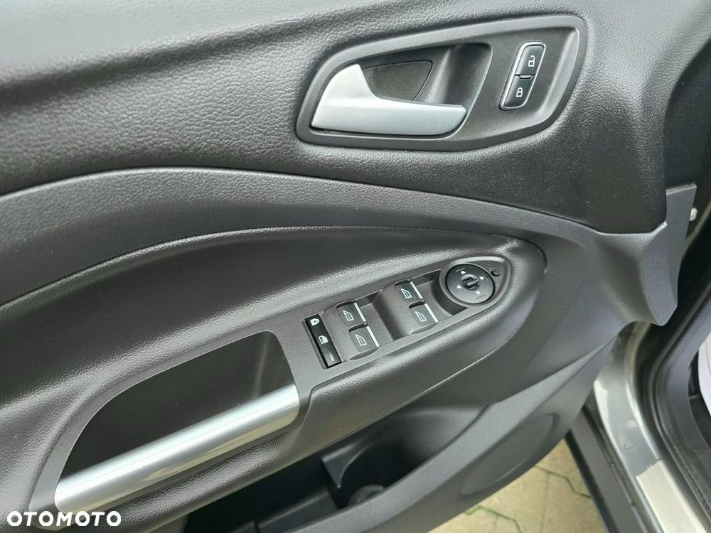 Ford Kuga - 33