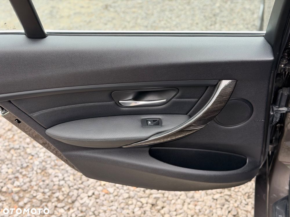 BMW Seria 3 318d Luxury Line EU6 - 34