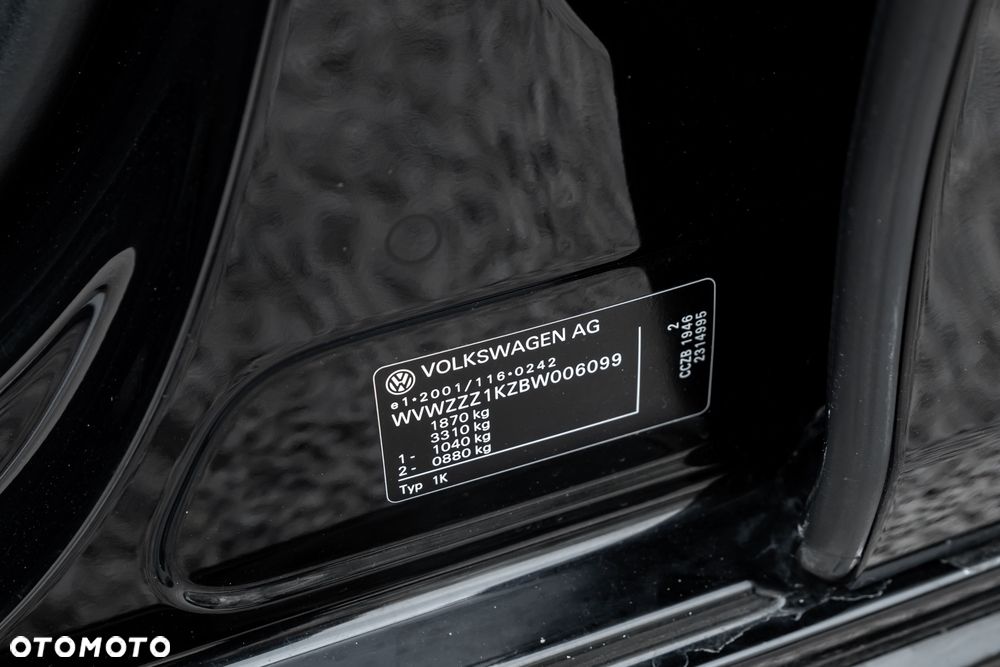 Volkswagen Golf 2.0 GTI adidas - 31