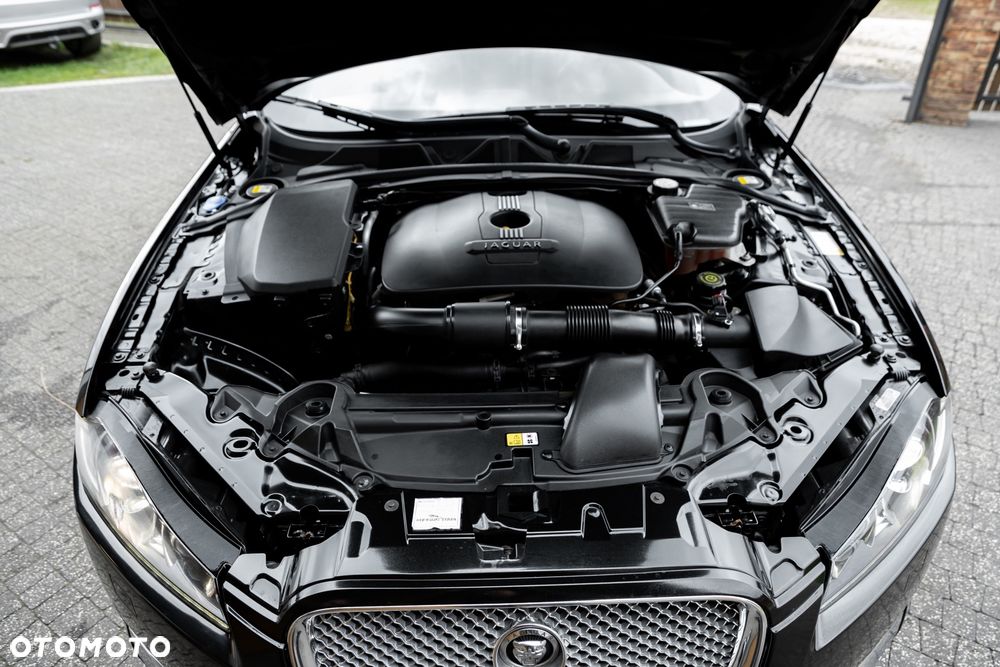 Jaguar XF 2.0 T Prestige - 39
