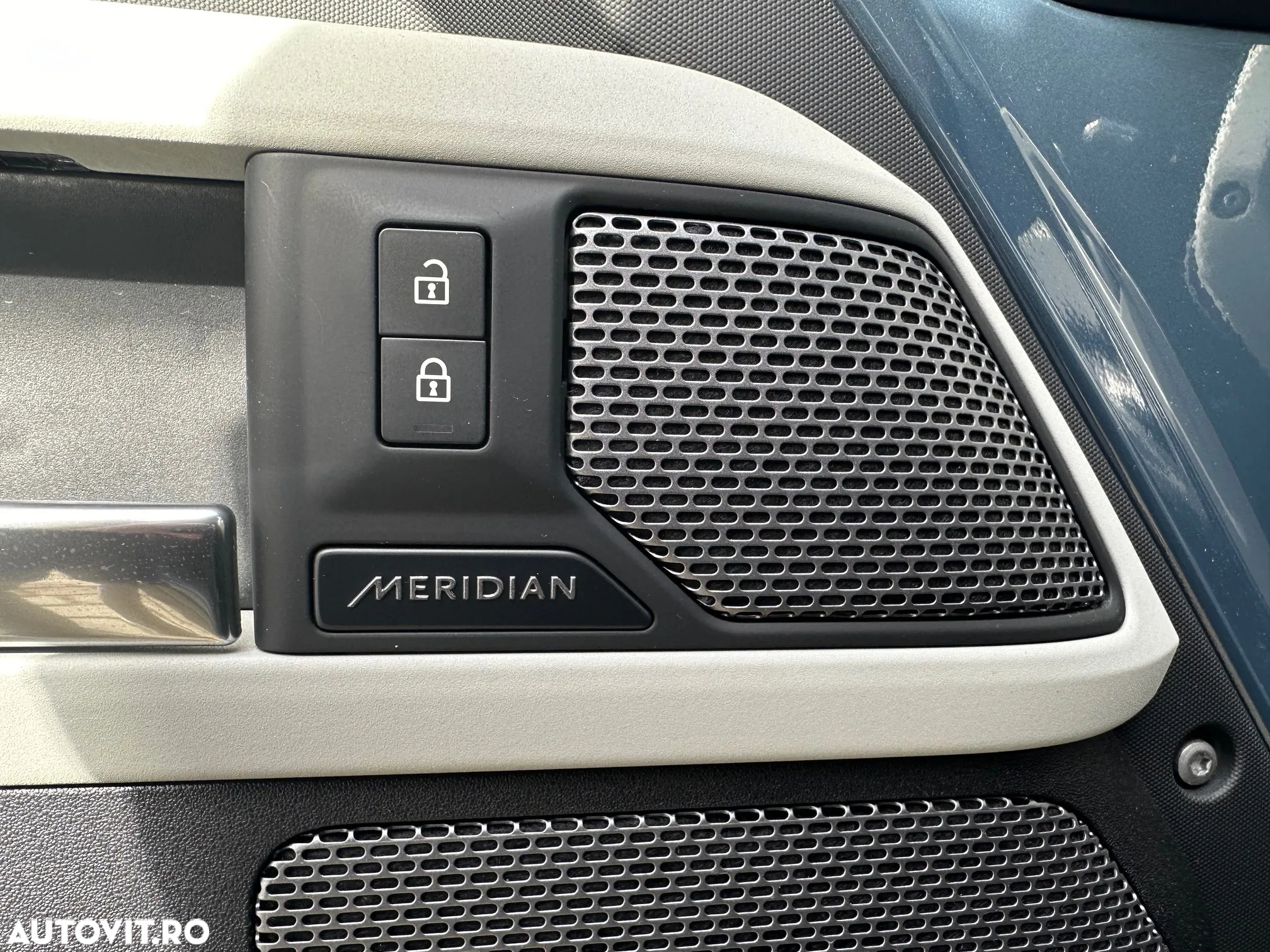Land Rover Defender 110 3.0P 400 MHEV - 11