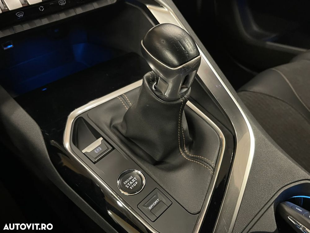 Peugeot 5008 1.2 Puretech Turbo s&s GT-Line - 31