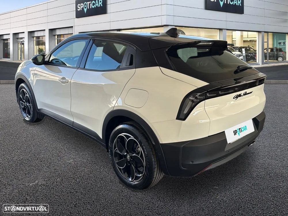 Alfa Romeo Junior 1.2 eDCT6 - 7