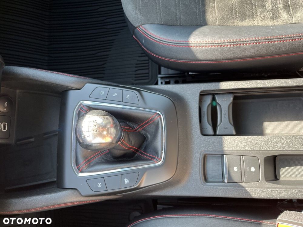Ford Kuga - 30