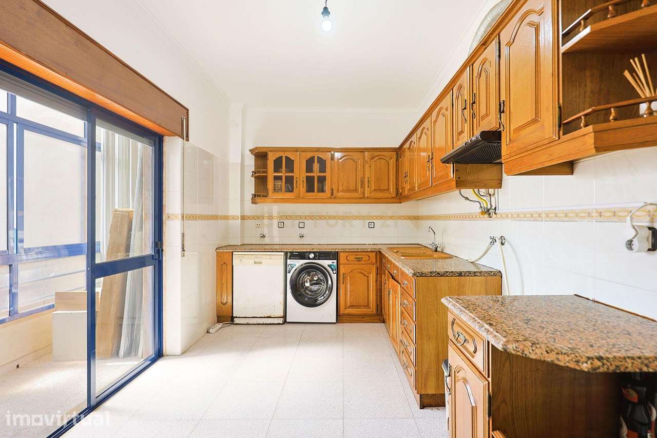 Exelente T1 na Amora com Garagem - Grande imagem: 3/14