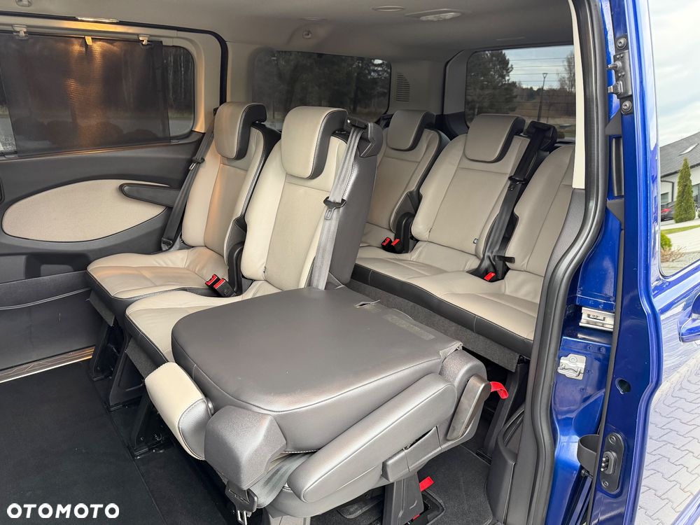 Ford Tourneo Custom - 35