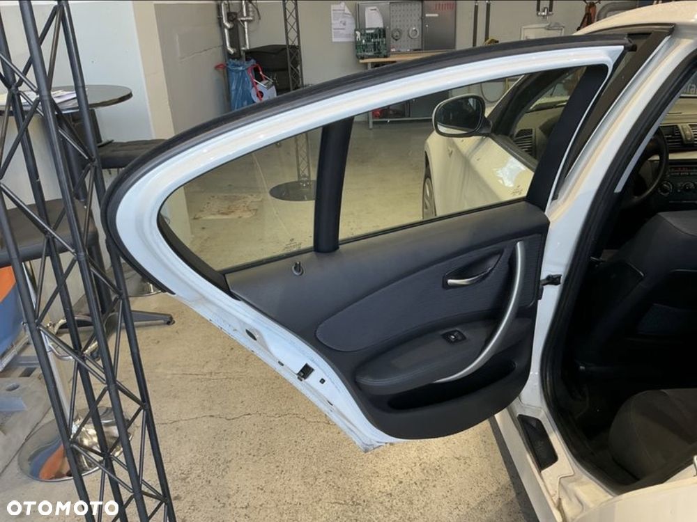 BMW Seria 1 116i - 13