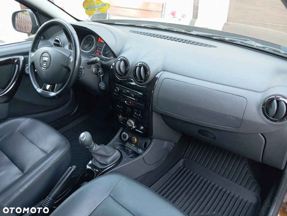 Dacia Duster 1.6 Laureate 4x4 - 32