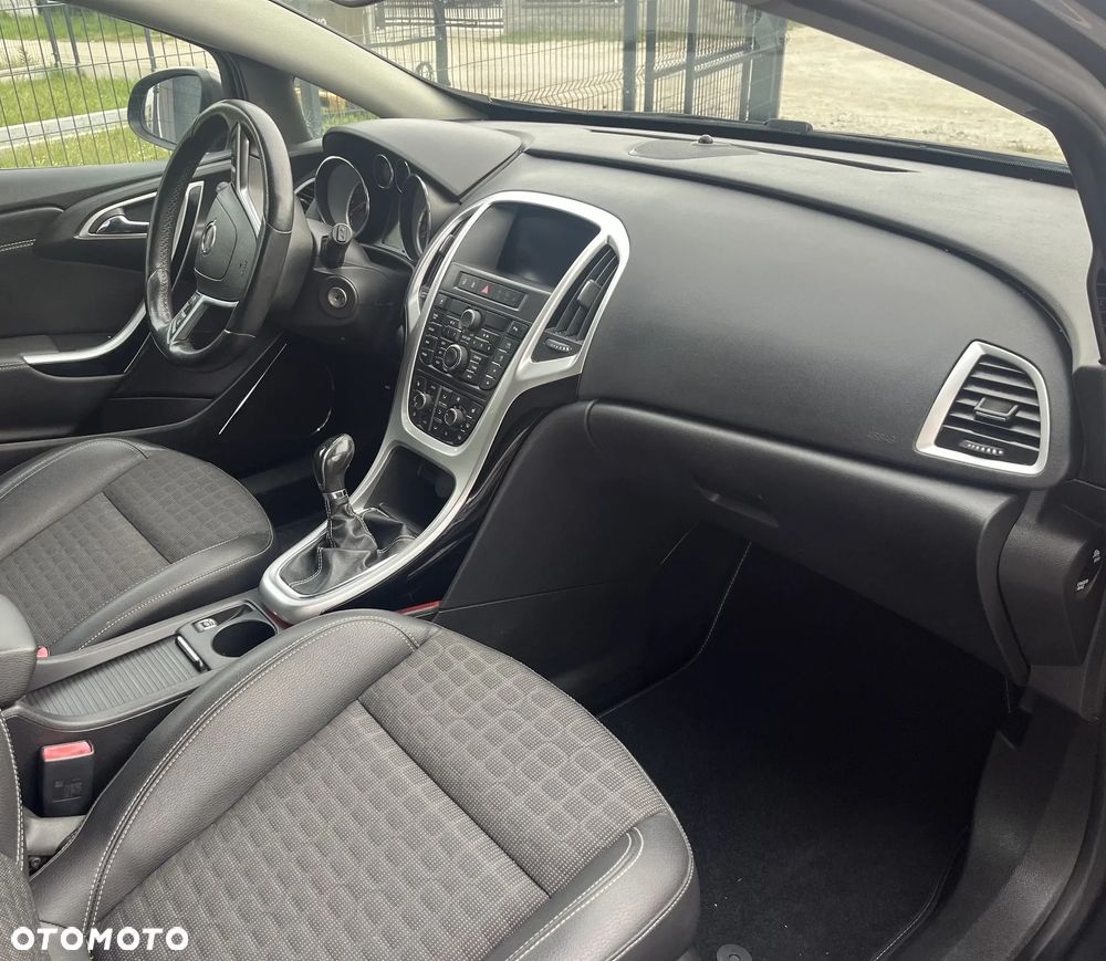 Opel Astra 1.6 T Cosmo - 7