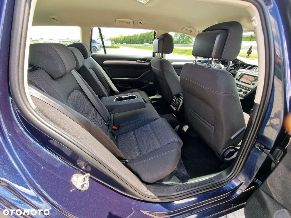 Volkswagen Passat Variant - 22