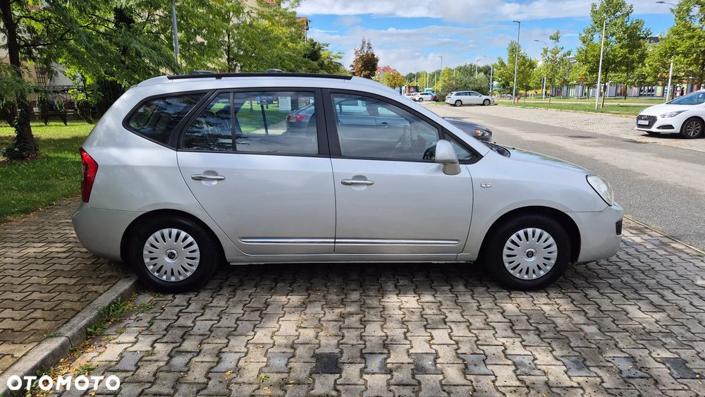 Kia Carens 2.0 EX - 12