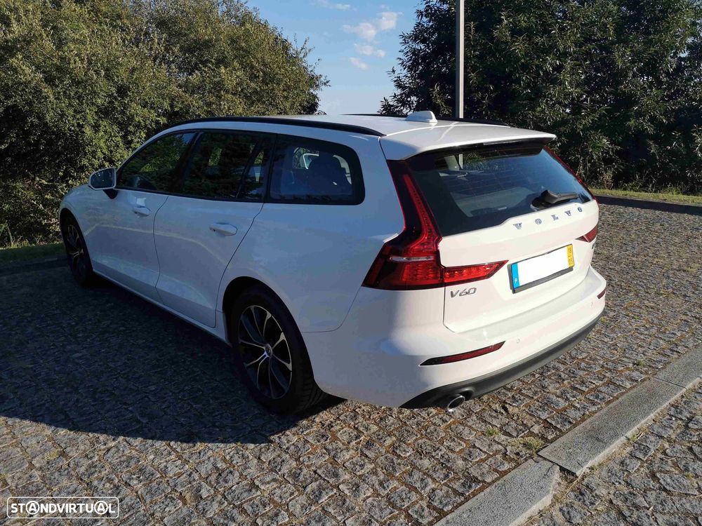 Volvo V60 2.0 D4 Momentum Plus - 4