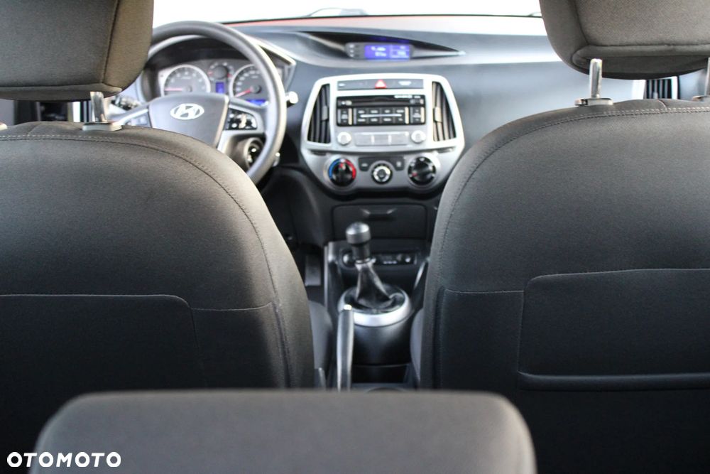 Hyundai i20 ver-1-4-150-jahre - 18
