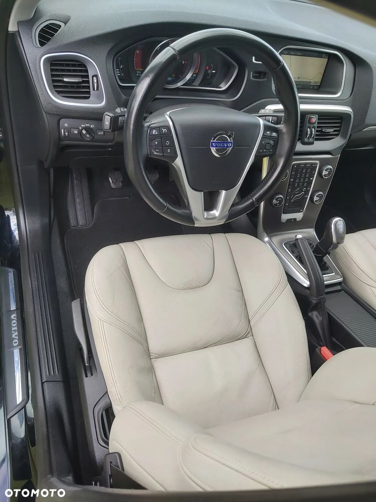 Volvo V40 D2 Summum - 20