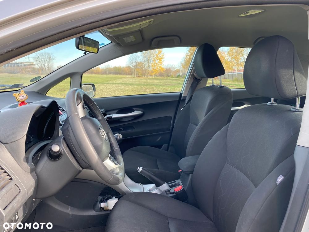 Toyota Auris 1.4 D-4D Terra - 8