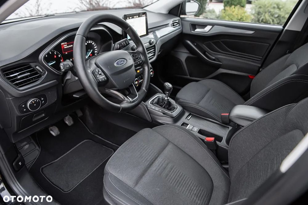 Ford Focus SW - 15