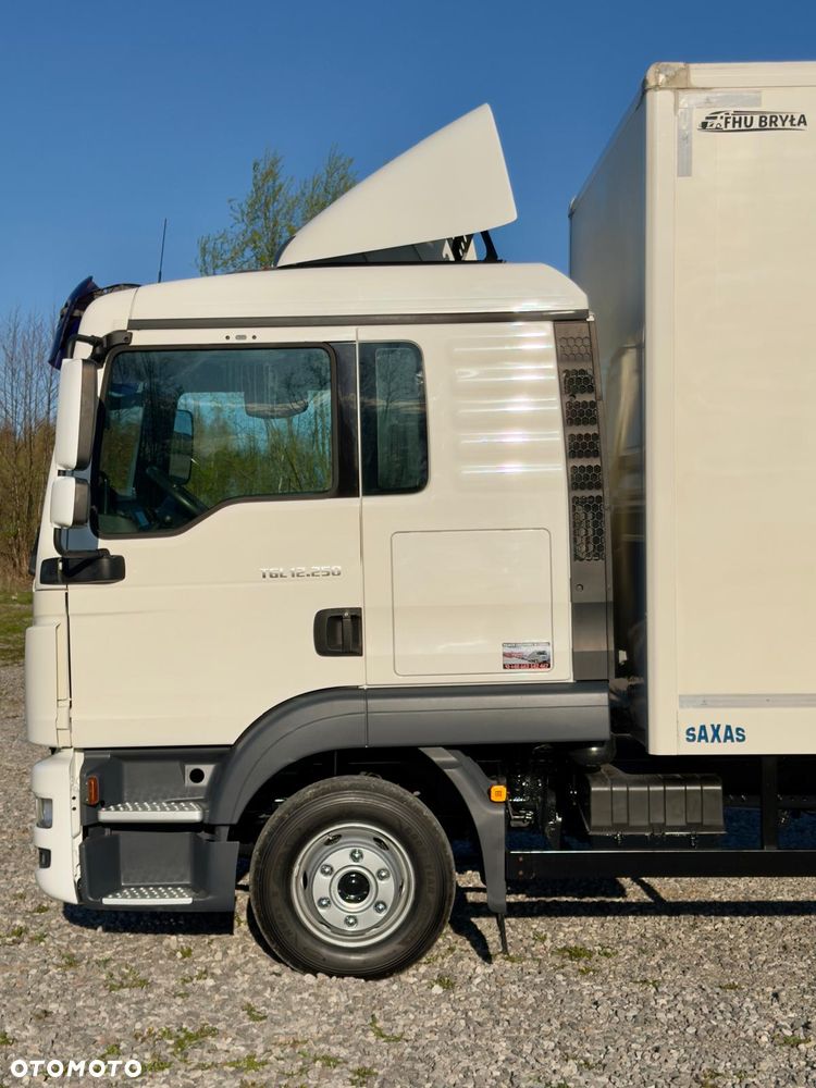 MAN TGL 12.250 / KONTENER / IZOTERMA / WINDA / 2017R / EURO 6 / LIFT  / SPROWADZONY / ZADBANY  / E6 / 17 PALET - 12