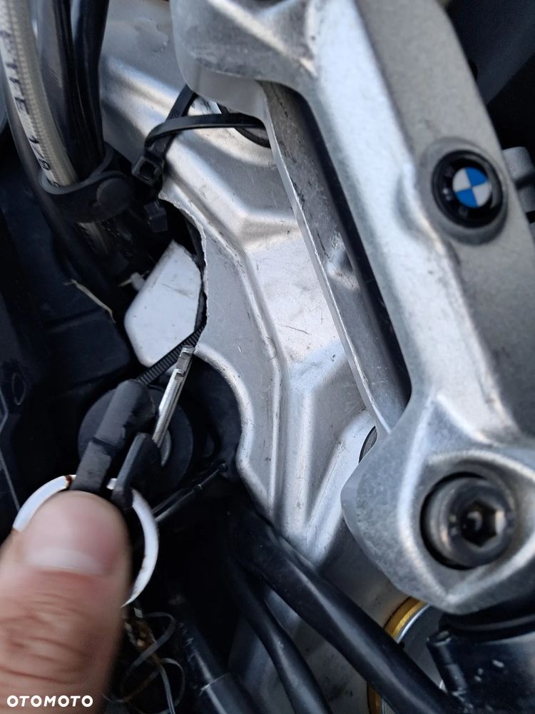 BMW G - 9